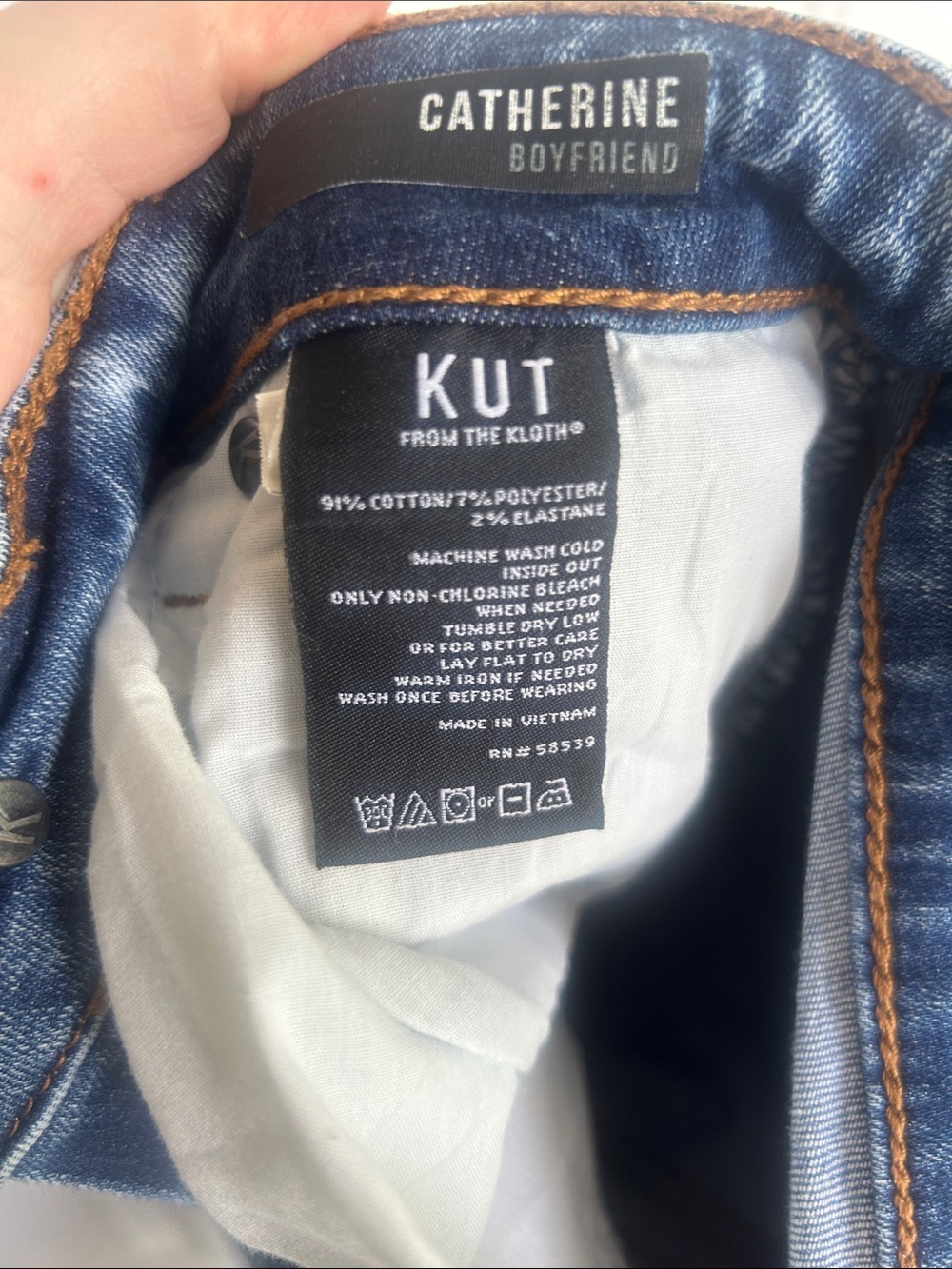 Kut From The Kloth Catherine Boyfriend Distressed Skinny Jeans - Picture 10 of 10